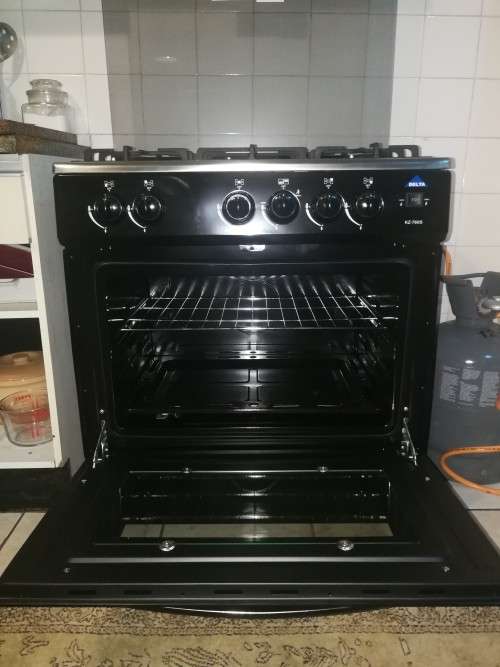 Delta 5 Burner Gas Stove