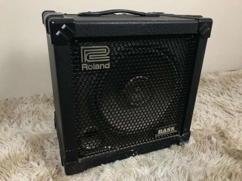 ROLAND CUBE-30 Bass Amp