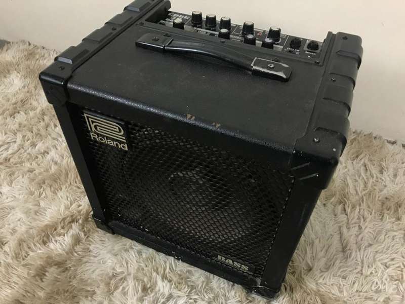 ROLAND CUBE-30 Bass Amp