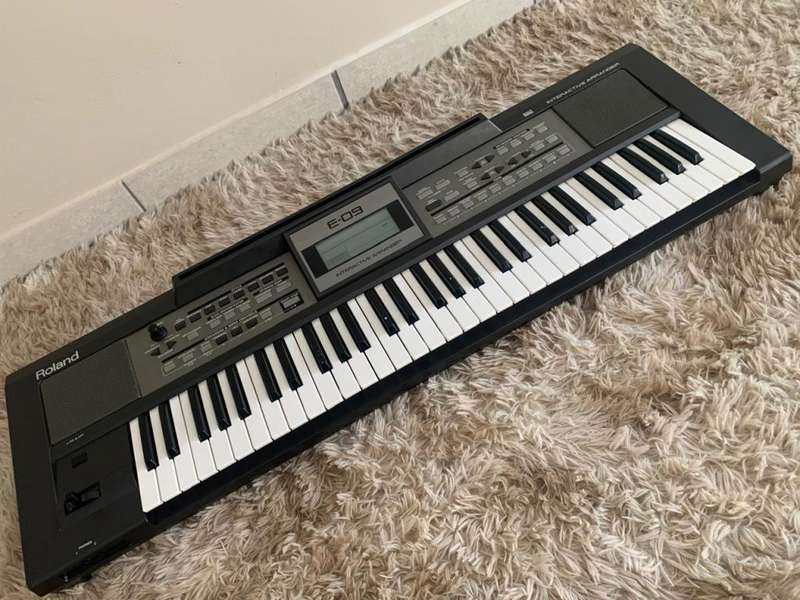 Roland E-09 Keyboard  piano