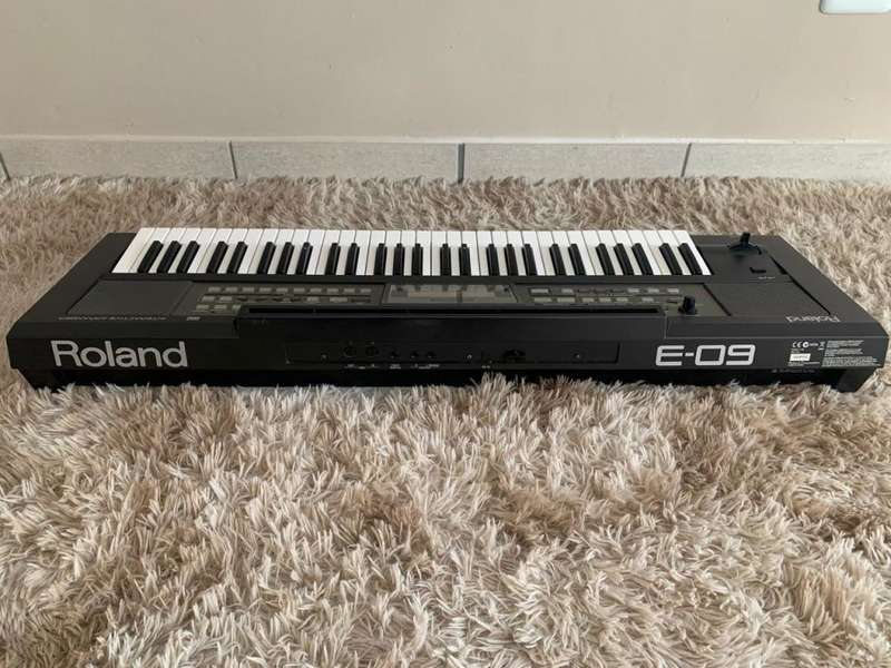 Roland E-09 Keyboard  piano