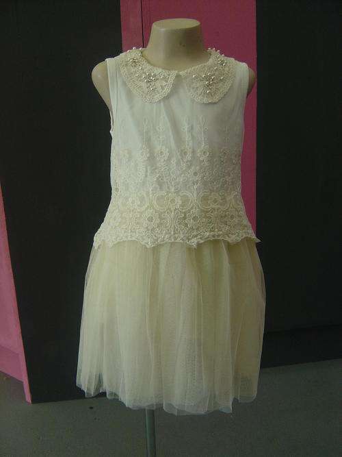 **2 Swan** Beautiful Ivory Dress, R169 only