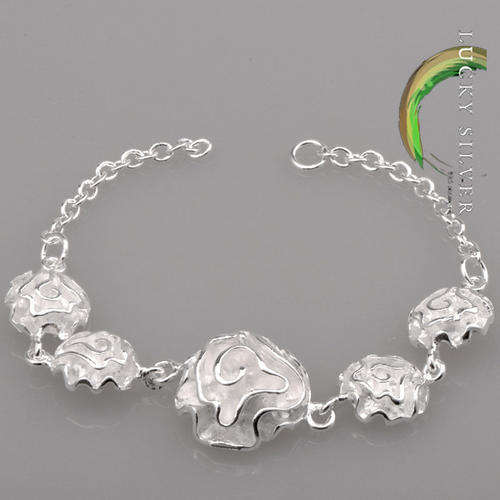 Silver Flower Bracelet - (Delivery 3 - 5 Days)