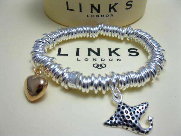 NEW!!! 925 Sterling Silver Golden Heart & Sting Ray Charm Bracelet - Designer Inspired