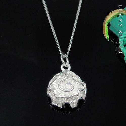 Silver Rose Pendant & Chain Necklace