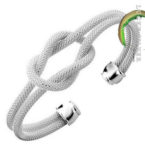 LOVE KNOT BANGLE