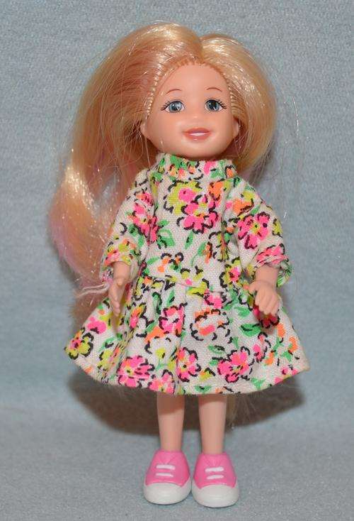 TY Lil Ones Hello Kitty Doll (about 11cm)