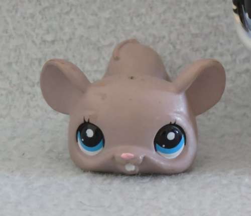 Hasbro Small Littlest Pet Shop (LPS) mouse