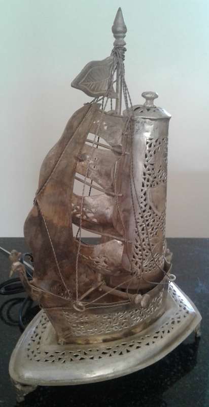 Silver Ornamental Boat (lamp)