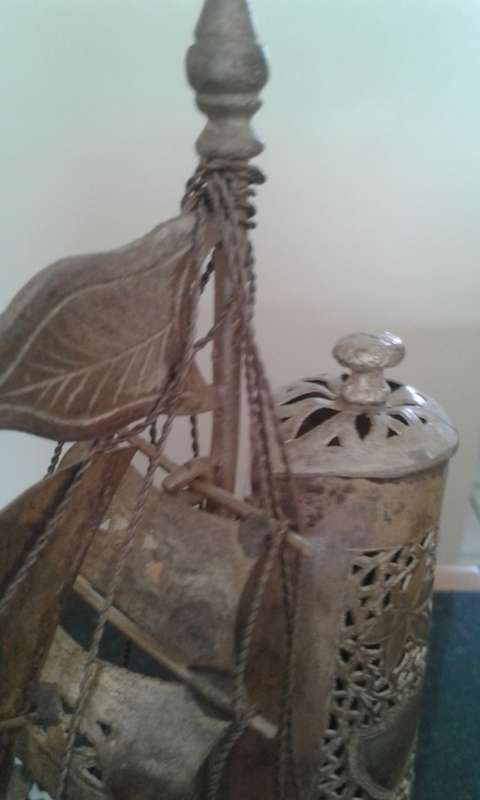 Silver Ornamental Boat (lamp)