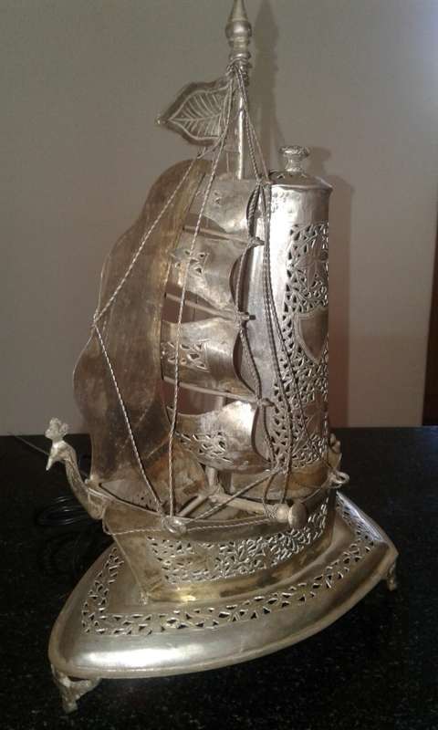 Silver Ornamental Boat (lamp)