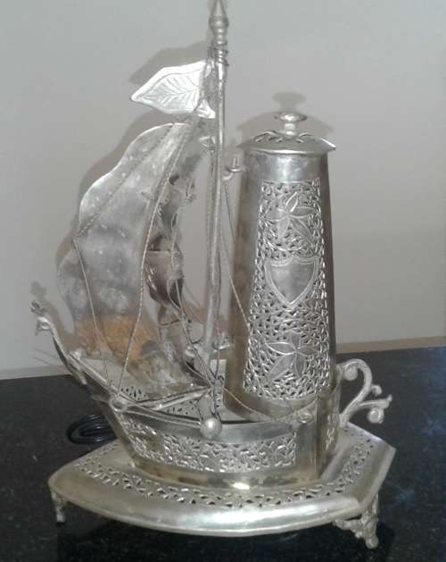 Silver Ornamental Boat (lamp)