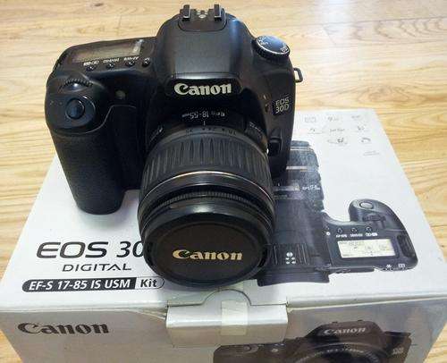 Canon EOS 30D Digita SLR Camera with 18-55mm Lens
