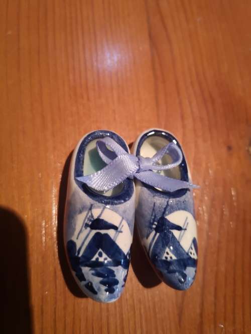 Delft Shoes/Clogs Miniatures (Pair)