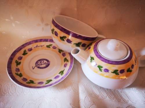 Tea for One (Annique) Teapot, Cup and Saucer (1971-2001 Anniversary Edition)