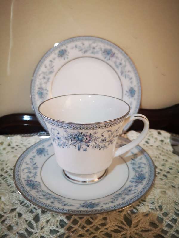 Noritake - Blue Hill Trio