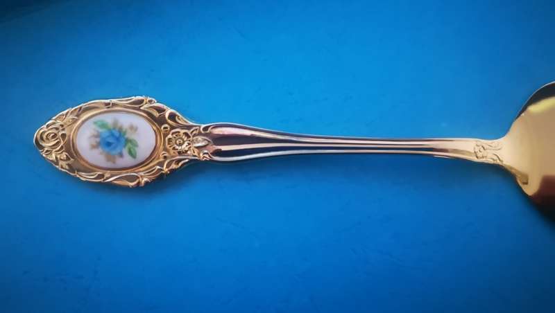 Eetrite - 24ct Gold Plated Cake Lifter
