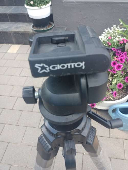 Giotto vt-809 tripod