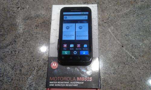 Moto Defy MB525 Dust, scratch, and water resistant