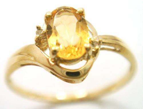 STUNNING 9CT SOLID YELLOW GOLD CITRINE AND DIAMOND RING