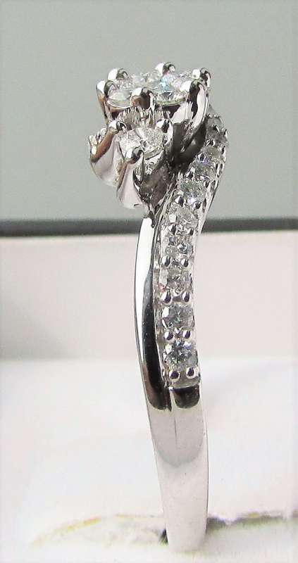 FREE CERT********SUPER SPARKLY [R38083]** SWIRL DESIGN [0.715ct] DIAMOND [SI3] RING [WHITE GOLD]