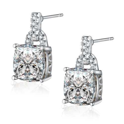 Attractive 2.75Ct Simulated Diamond Earring