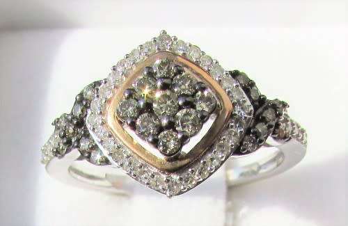 **WOW FACTOR [R35274]** WHITE/CHAMPAGNE ROUND CUT [0.675ct] DIAMOND RING [WHITE GOLD]
