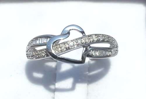 **FABULOUS | R25412** HEART DESIGN | 0.300ct | DIAMOND RING | WHITE GOLD