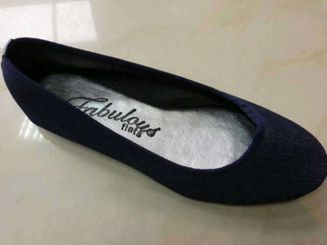 LADIES FABULOUS FLATS DENIM BLUE PUMP WITH BLUE EDGING- SIZE 5 - BLUE
