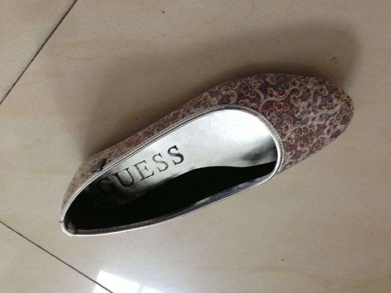EXQUISITE GUESS NEUTRAL LIGHT BROWN PUMPS CLUSTERED WITH CLEAR SEQUINS SIZE 6
