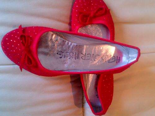 HEAD OVER HEELS RED STONE SUPER COMFY SIZE 5 PUMPS