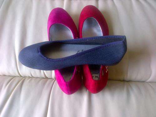 SIZE6:ONE BIDDER TAKES ALL 3 PAIRS OF SHOES+1 PAYMENT OF R65POSTAGE FOR ALL3PAIRS