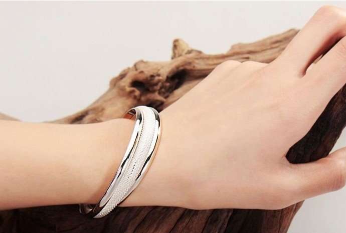Beautiful! Silver-Filled-New 925 Sterling silver Stamped Twist style Bangle-Absolutely Exquisite!