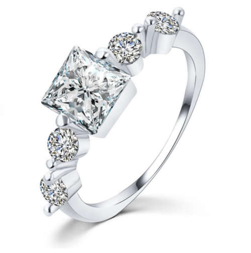MIND-BLOWING!! 5 STONE WHITE GOLD PLATED SIMULATED DIAMOND RING SIZE 7/17.3MM/O