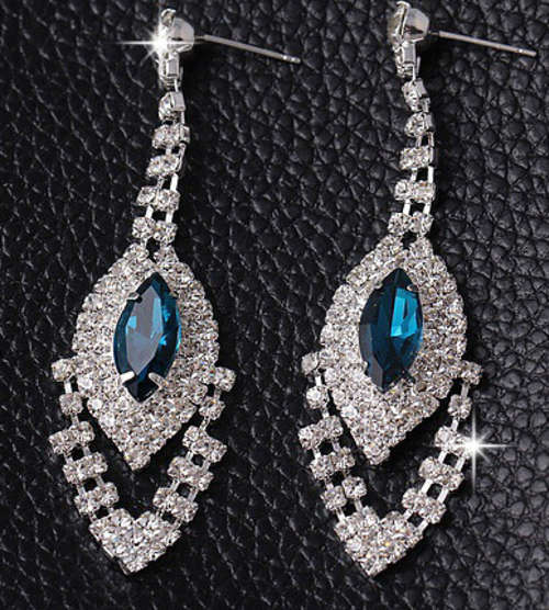 SPARKLING!! SILVER PLATED WITH SIMULATED DIAMOND EARRING