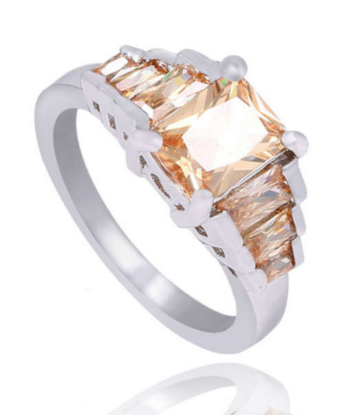 BREATHTAKING!!  WHITE GOLD PLATED WITH SIMULATED DIAMOND RING SIZE 7/17.3MM/O ERV R999