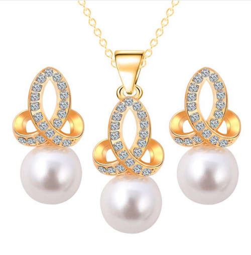 EXQUISITE!! YELLOW GOLD PLATED WITH SIMULATED DIAMOND NECKLACE AND EARRING SET ERV R999