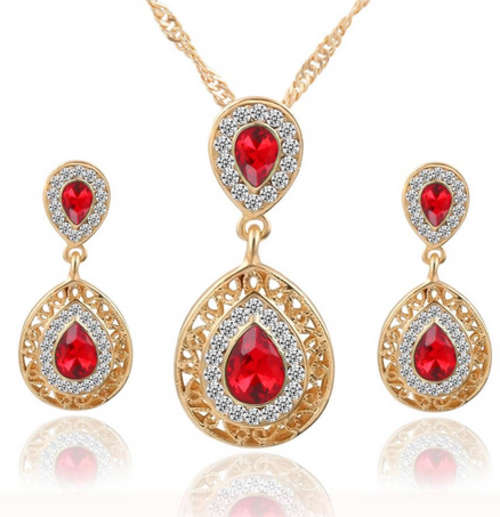 EXQUISITE!! YELLOW GOLD PLATED WITH SIMULATED DIAMOND NECKLACE AND EARRING SET ERV R999