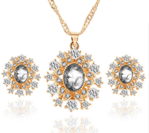 EXQUISITE!! YELLOW GOLD PLATED WITH SIMULATED DIAMOND NECKLACE AND EARRING SET ERV R999