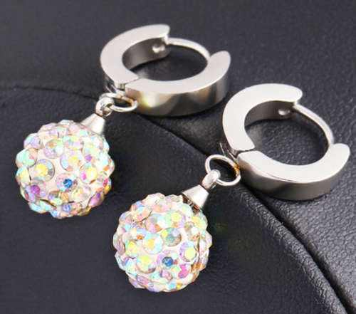 PHENOMENAL!! GOLD PLATED WITH SIMULATED DIAMOND EARRING ERV R999