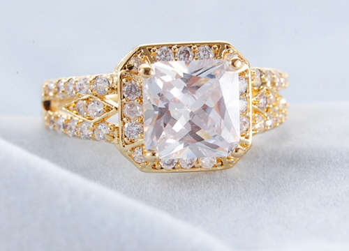 EYE CATCHING!! YELLOW GOLD PLATED SIMULATED DIAMOND RING SIZE 6/16.5 MM/L 1/2