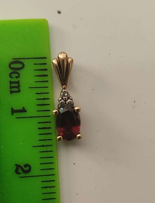 9ct gold pendant