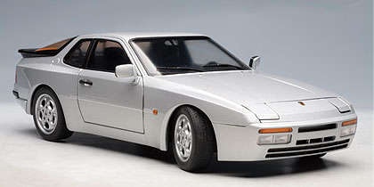 Autoart Porsche 944 Turbo 1985 - Crystal Silver Metallic 1:18