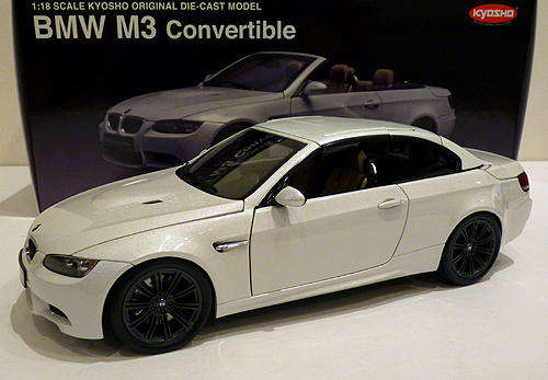 Kyosho 1:18 BMW M3 e92 convertible pearl white