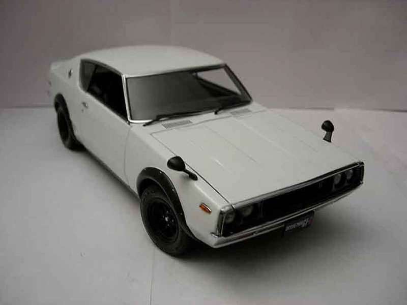 Kyosho 1973 Nissan Skyline 2000 GT-R (KPGC110) KEN & MERY 1:18 white