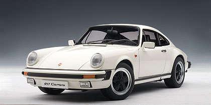 Autoart PORSCHE 911 CARRERA 1988 - WHITE