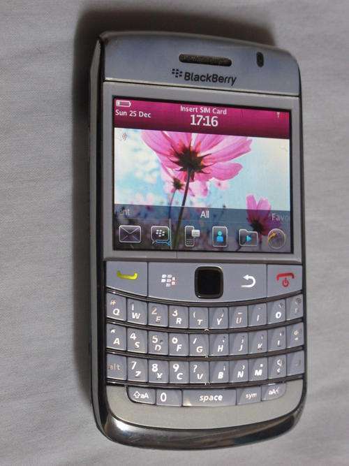 ORIGINAL BLACKBERRY BOLD 9780 EXCELLENT CONDITION!! Guaranteed to work on all SA Networks