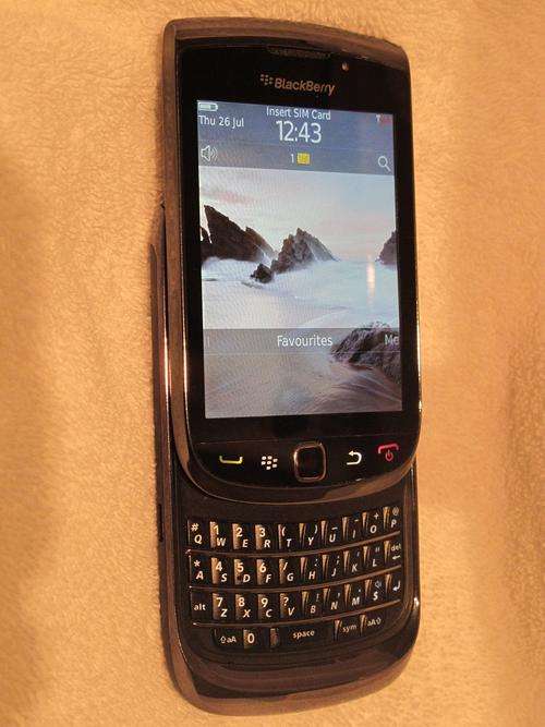 GENUINE BLACKBERRY TORCH 9800, As NEW! Guaranteed open to all SA Networks!