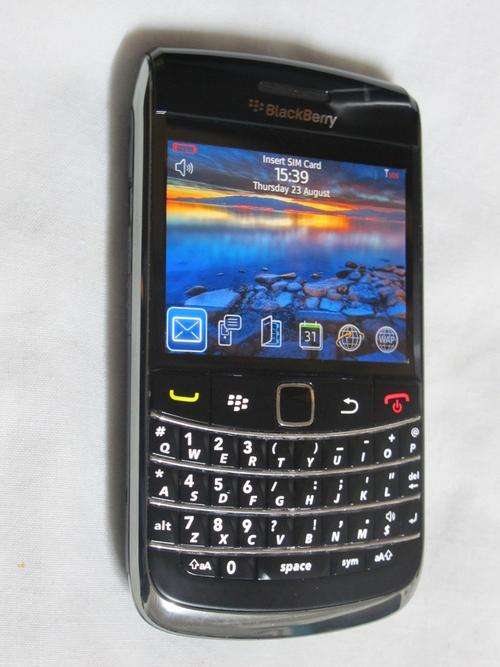 ORIGINAL BLACKBERRY BOLD 9700 AS NEW!! Guaranteed to work on all SA Networks. Local stock