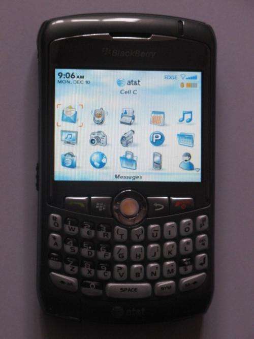 GENUINE Blackberry Curve 8310. ***UNLOCKED to all SA Networks**BIS, BBM, Camera with flash!